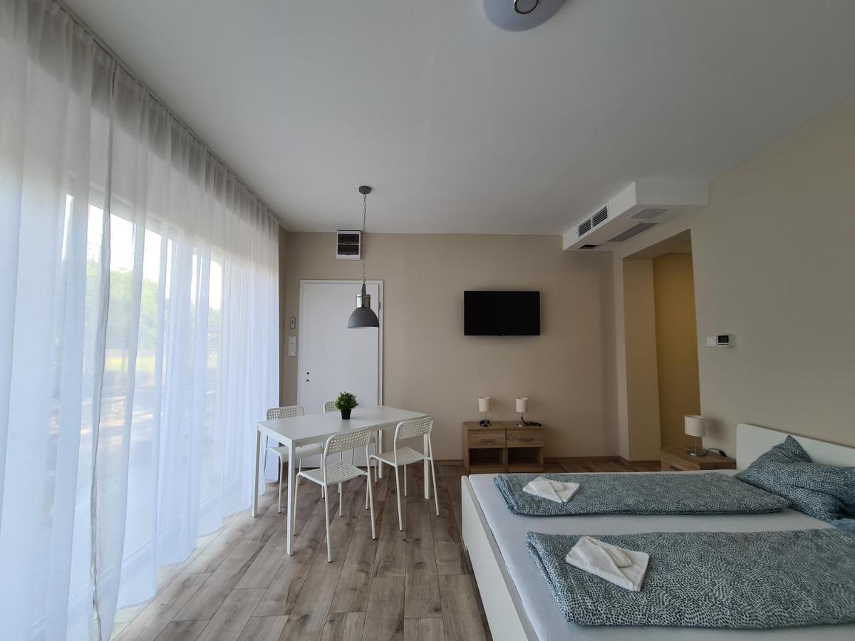 Oet Fenyo Apartmanhaz Шиофок Экстерьер фото