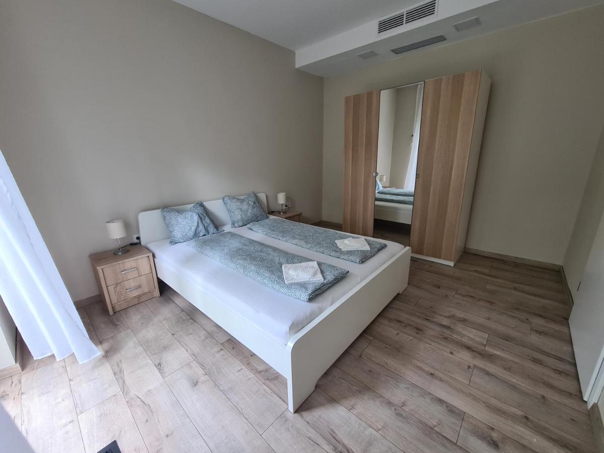 Oet Fenyo Apartmanhaz Шиофок Экстерьер фото